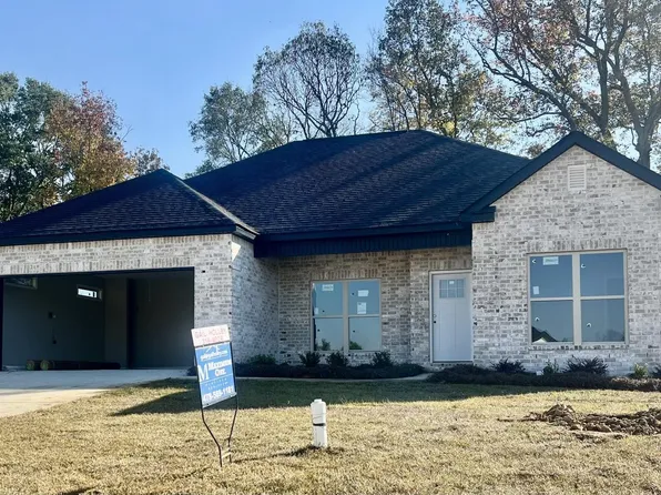 110 Early Dr, Byron, GA 31008