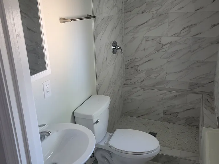 1021 E Garfield St #2 — Photo 9
