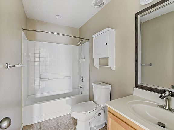2nd image of 531 Del Mar Dr