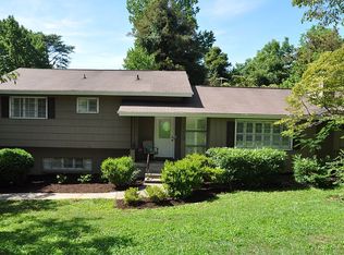 1220 Snowdon Dr, Knoxville, TN 37912