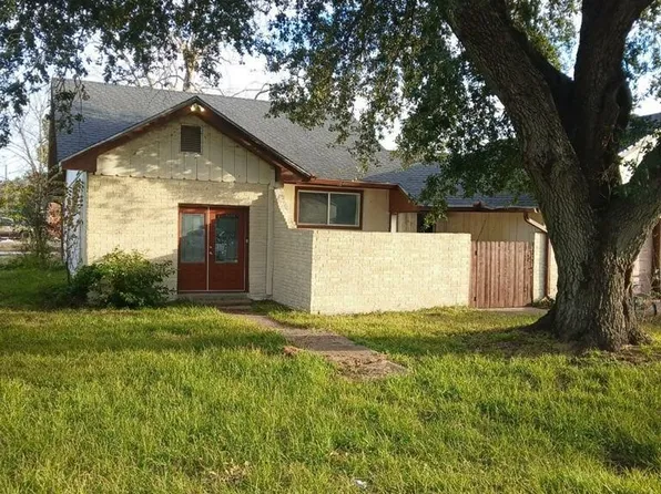 304 Oak St, Port Neches, TX 77651
