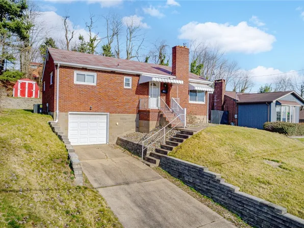 212 Paul Dr, Lower Burrell, PA 15068