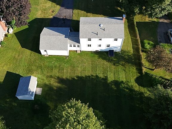 2nd image of 6 Glenn Dr