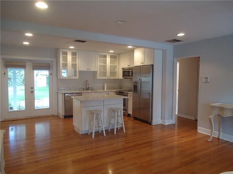 1st image of 801 Vassar St