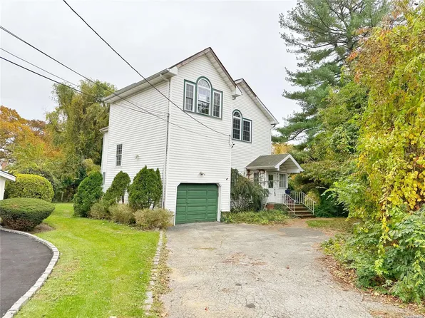 16 Atlas, Malverne, NY 11565