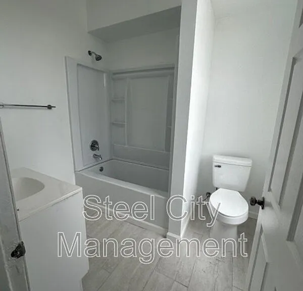 211 S 7th St #A — Photo 5