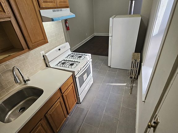 2nd image of 691 Elizabeth Ave #2C