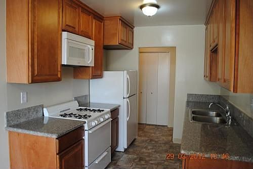 2nd image of 5432 Franklin Ave APT 309