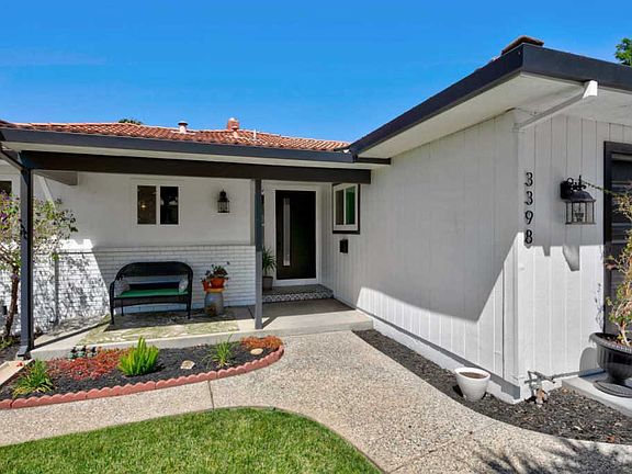 3rd image of 3398 Burgundy Dr