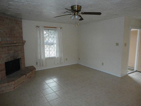 Neat and clean as a pin! Great space in the den!
