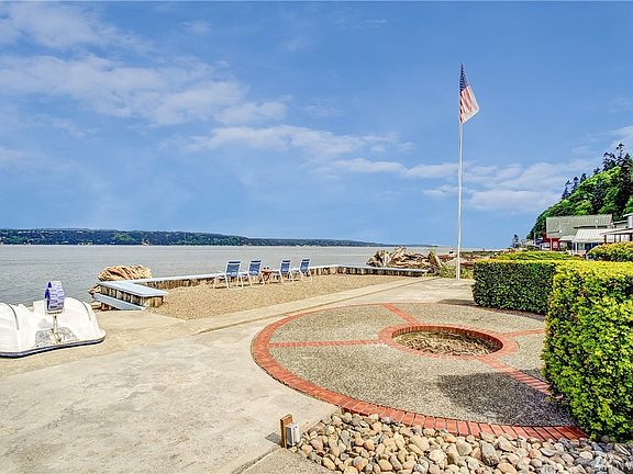 4th image of 3071 Shoreline Dr