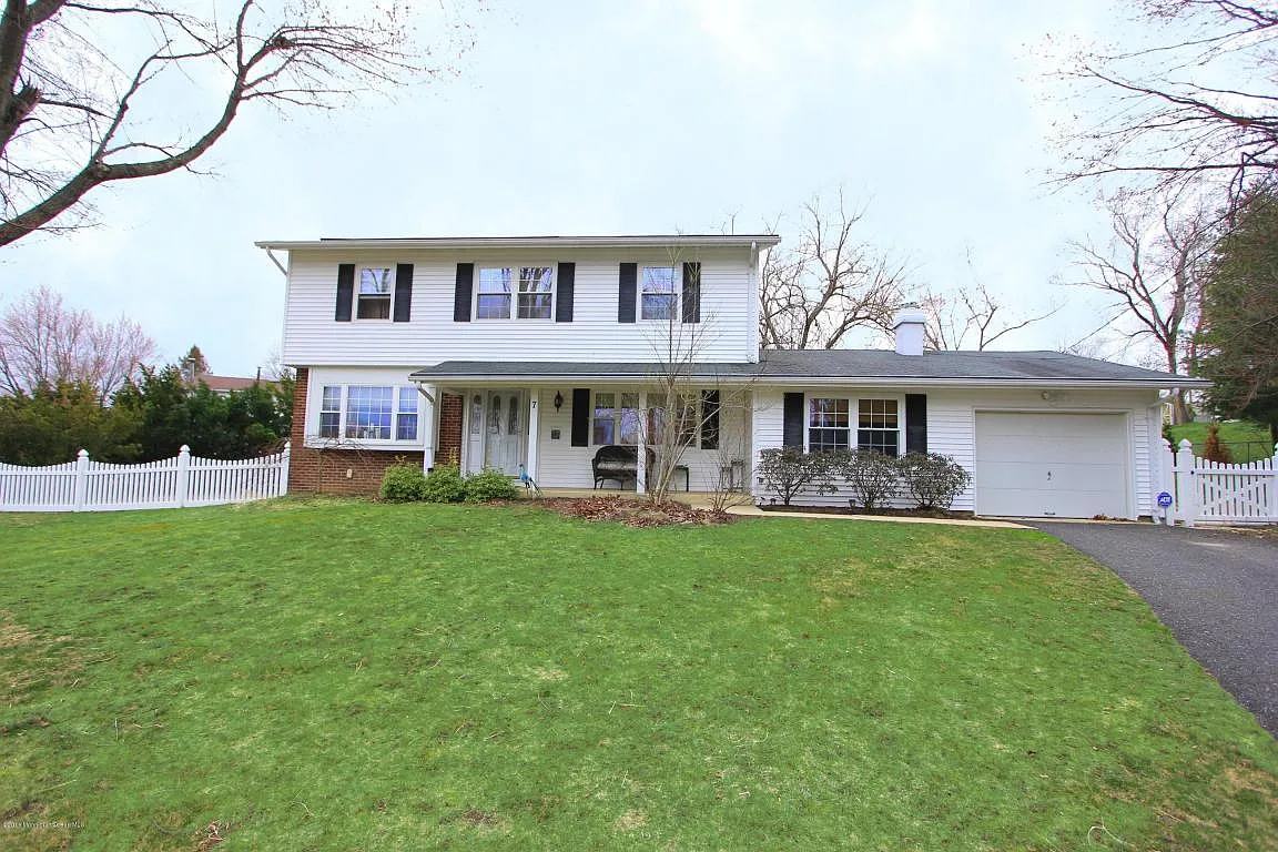 7 Detroit Ct photo 1
