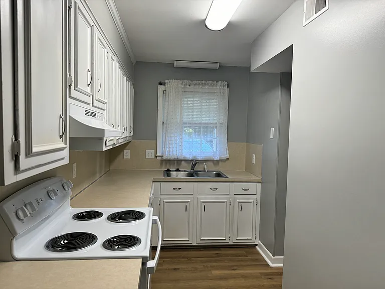 700 B Ave #710 & 708 — Photo 2