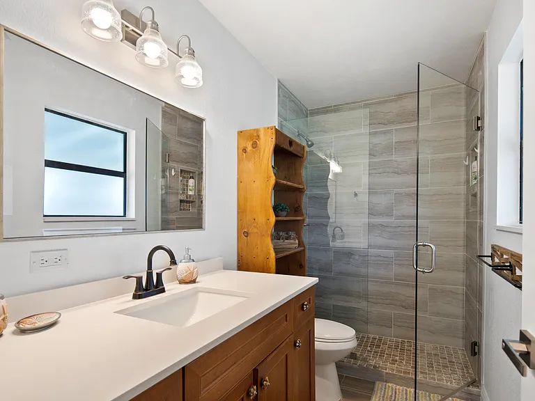 2469 Florida Ave — Photo 10