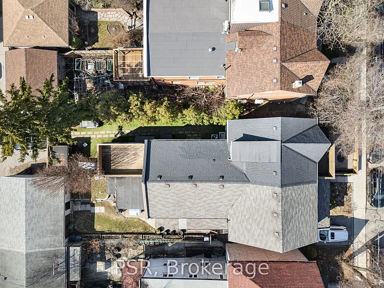 126 Dovercourt Rd — Photo 39