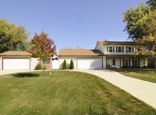 39W440 Overcup Ct, St Charles, IL 60175