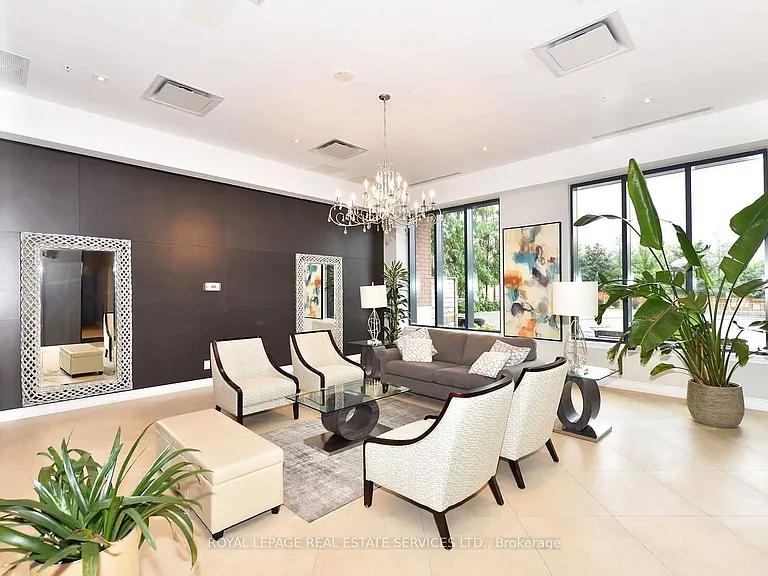 11611 Yonge St #306 — Photo 3
