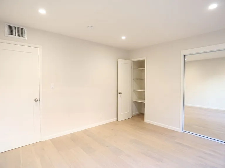 365 Warwick Ave — Photo 13