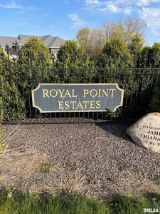 105 Royal Point Ct, Pekin, IL, 61554