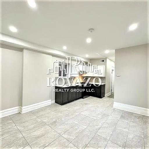 Building Photo - 55 9th Ave #3