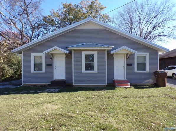 954 East St, Moulton, AL 35650