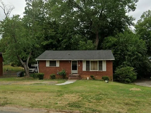 3216 Revolution Park Dr, Charlotte, NC 28217