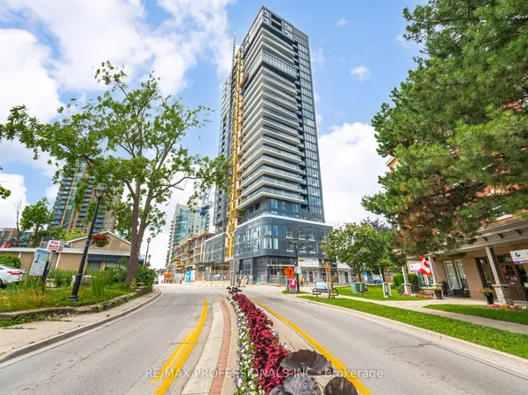 370 Martha St #1011, Burlington, ON L7R 2P7