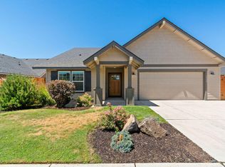1729 NE 3rd Ct, Redmond, OR