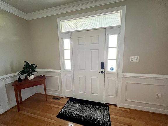 3rd image of 5833 Dorton Ln