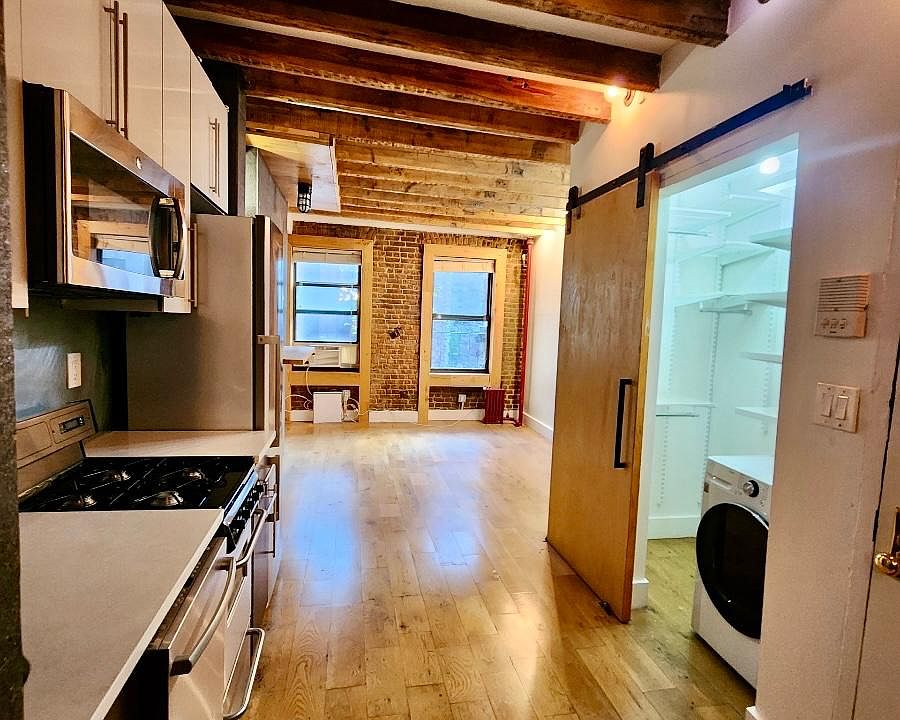 1st image of 40 Horatio St