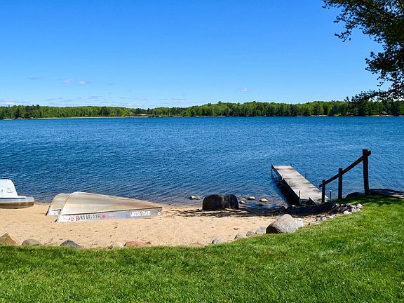 3rd image of 694 Shore Haven Ln Cabin 1