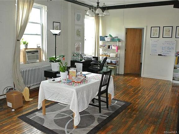 4th image of 441 Chapel St #1C