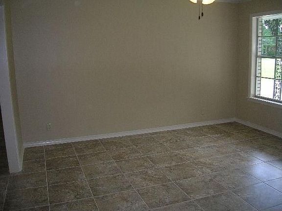 4th image of 206 Belmont Cir