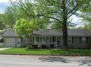 624 E 8th St, Washington, MO