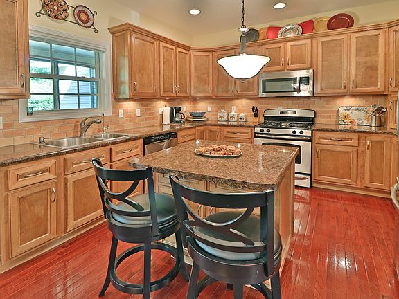 4th image of 3861 Highview Ln