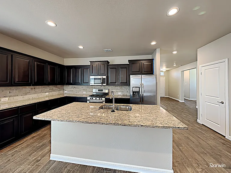 2606 Lavender Ln — Photo 3
