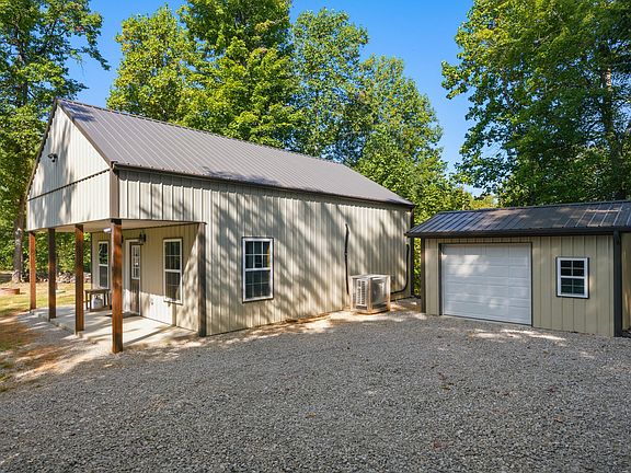 5th image of 1562 High Ridge Rd