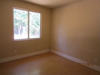 3rd image of 1055 Sonoma Ave