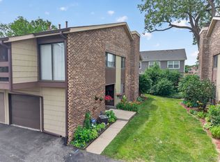 1 W Boulder Ct APT 1B, Palos Hills, IL 60465