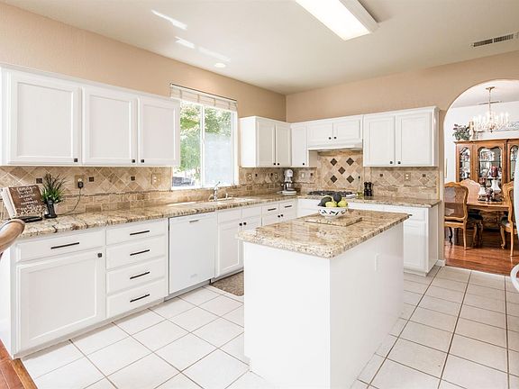2nd image of 2337 E Ryan Ln