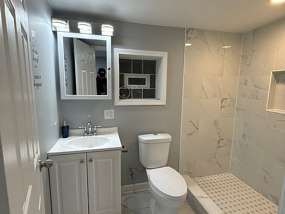 3rd image of 3446 S Lituanica Ave #G