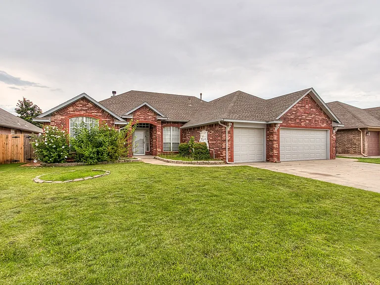 4008 Morningstar Dr — Photo 2