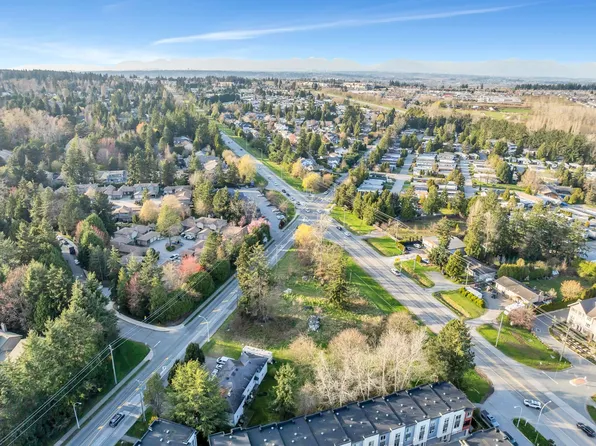 1704 160th St, Surrey, BC V4A 4X2