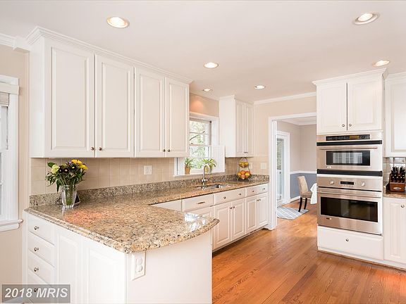 4th image of 7307 Burtonwood Dr