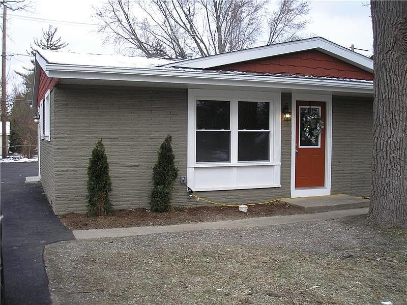 1st image of 302 N Lakeshore Dr