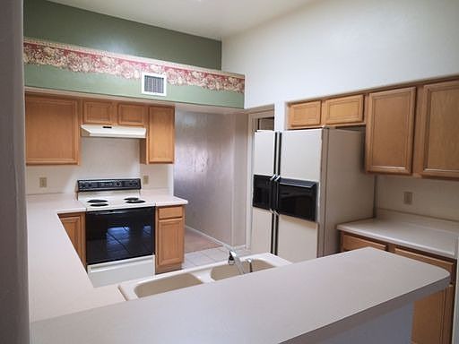 2nd image of 781 W Lost Creek Pl