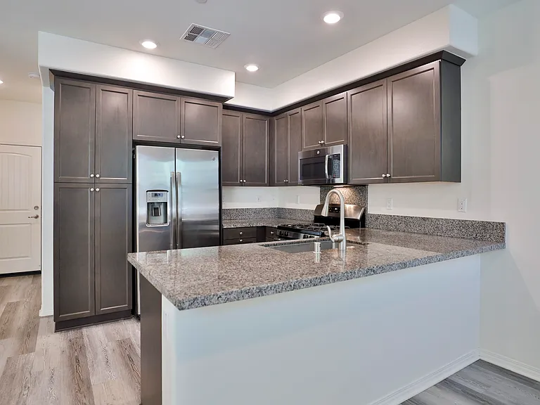 7070 Montecito Ln — Photo 2