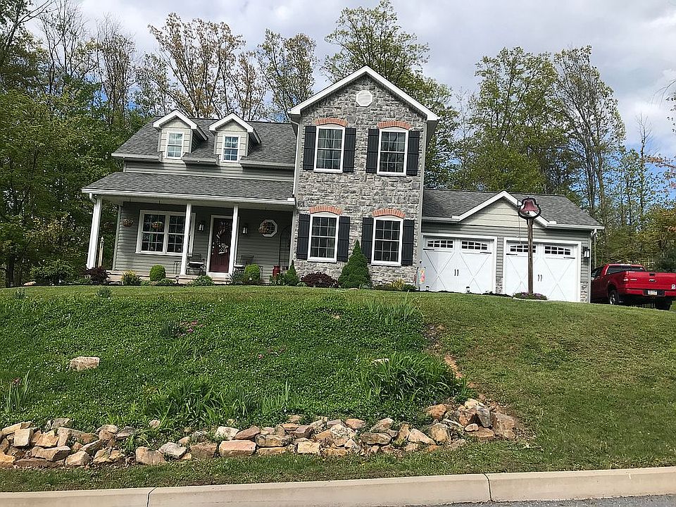 1st image of 327 Summer St