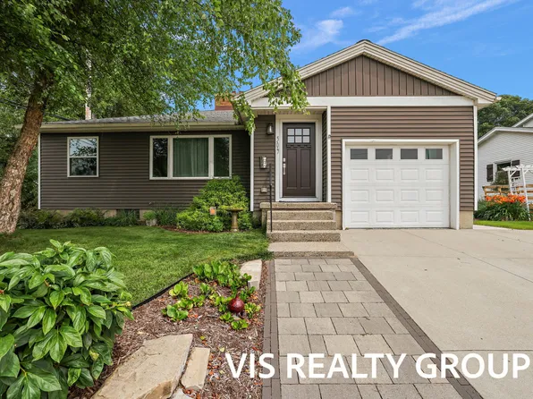 509 Marion Ave, Grand Haven, MI 49417