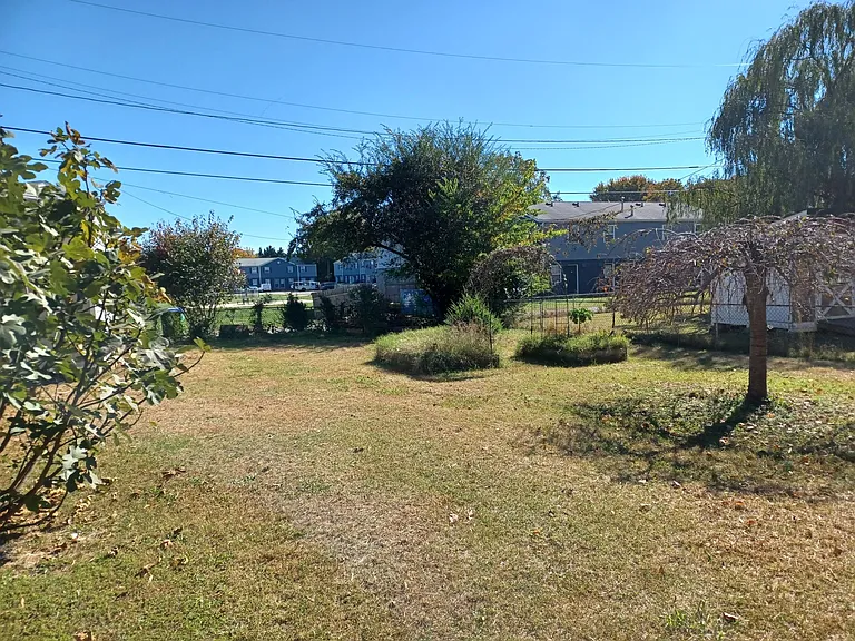1407 Carter St — Photo 7